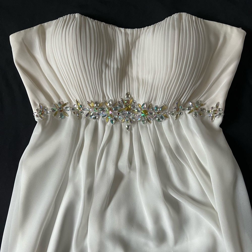 STRAPLESS DRESS-USED 1 TIME
